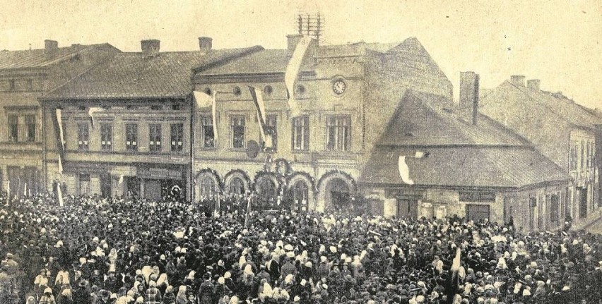 2 listopada 1916 r. na Rynku w Oświęcimiu odbyła się wielka...