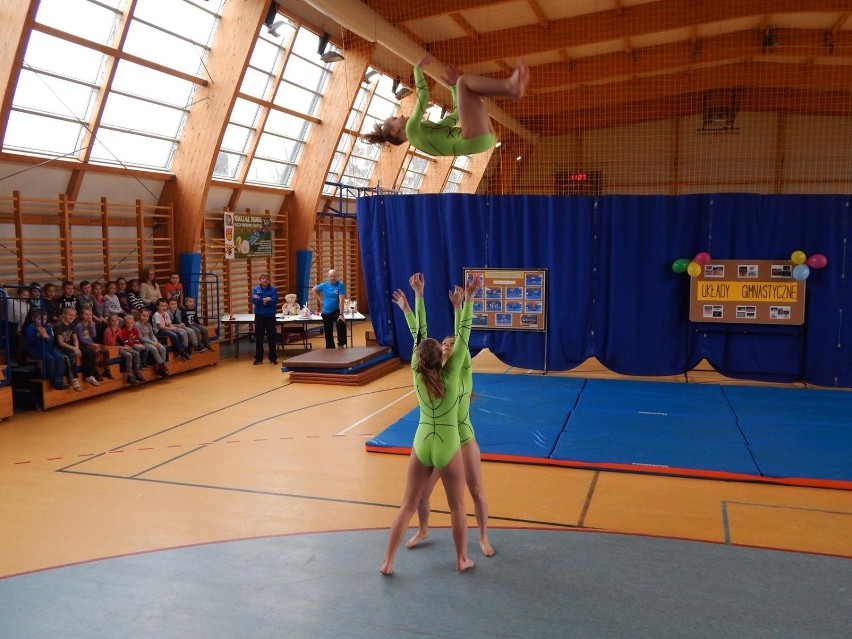 W Rogowie odbyły się mistrzostwa szkoły w układach gimnastycznych [zdjęcia] 