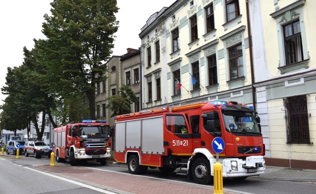 Strażacy interweniowali na ul. Zaborskiej w Oświęcimiu, gdzie wybuchł pożar w budynku Urzędu Miasta