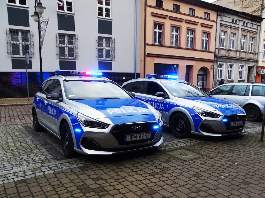 Nowe radiowozy dla policjantów ze Sławna i Darłowa [ZDJĘCIA]