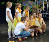 Rozpoczęcie roku szkolnego 2019/2020 w Piotrkowie: koncert "Wakacje kontra pierwsza klasa" i ślubowanie uczniów w amfiteatrze miejskim