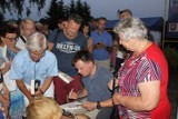 Spotkanie z Szymonem Hołownią. Strefa biblioteki publicznej na plaży w Zbąszyniu 31 lipca (wtorek) [Zdjęcia]