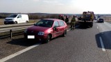 Wypadek na DK 1 w Markowicach. Trzy osoby trafiły do szpitala, ruch w kierunku Katowic odbywa się tylko jednym pasem [ZDJĘCIA]