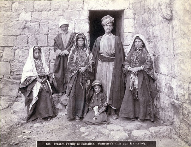 Rodzina arabska - wikipedia.org
