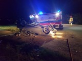 Gmina Kobiele Wielkie: dachował samochód, dwie osoby ranne [ZDJĘCIA]
