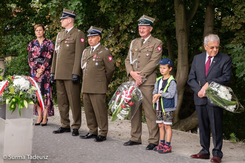 Patriotyczny Stargard z żołnierzami. Bogaty program obchodów Święta Wojska Polskiego. ZDJĘCIA