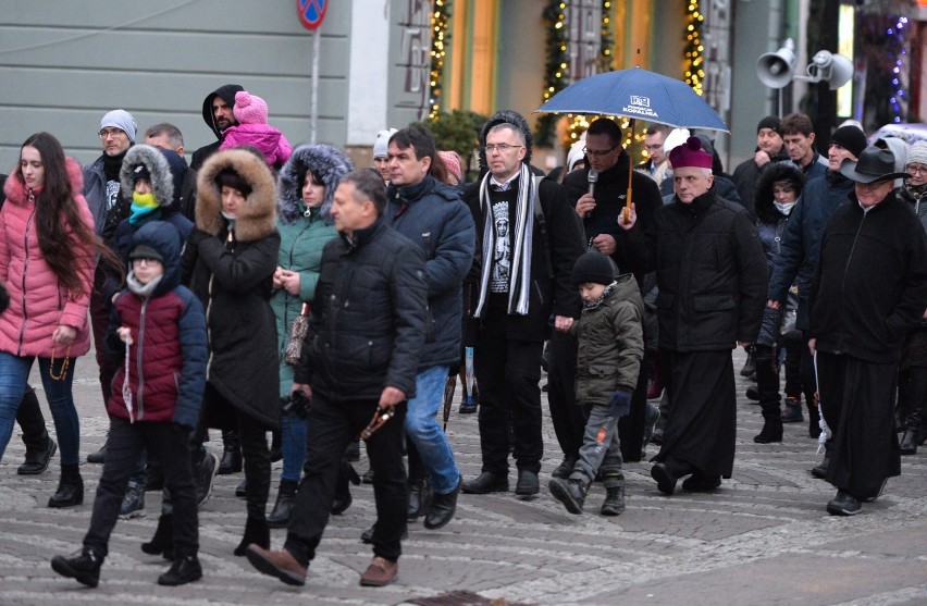 Pierwsza rodzinna procesja różańcowa ulicami Przemyśla [ZDJĘCIA]