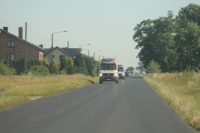 AKTUALIZACJA: Zderzenie 3 samochodów. Matka z 2 dzieci w szpitalu! [ZDJĘCIA]