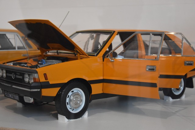 Takiej wystawy w Sieradzu nie było! Ponad 1000 modeli samochodów z czasów PRL