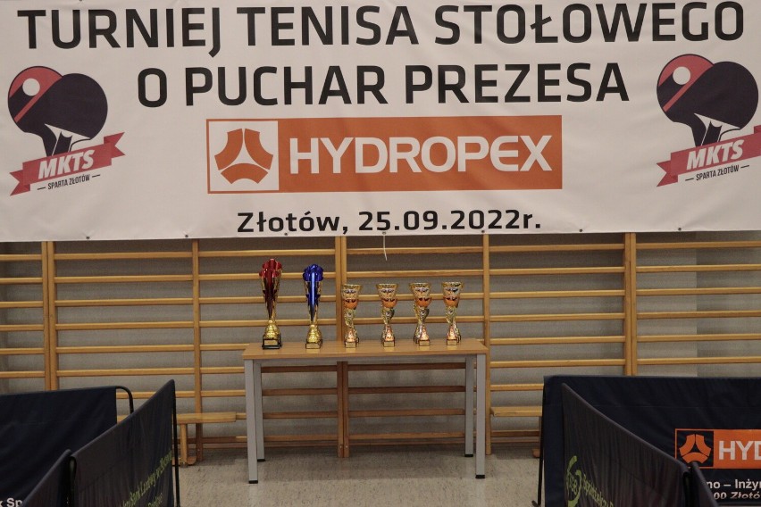 Na podium otwartego turnieju tenisa stołowego Hydropex Cup w Złotowie stanęli zwycięzcy. Finaliści odebrali puchary