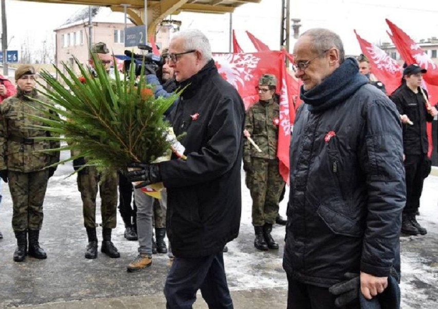 Odsłonięto tablicę na dworcu PKP w Inowrocławiu [zdjęcia]