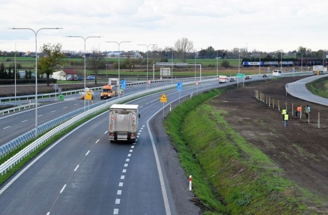 W ramach Programu budowy 100 obwodnic w całej Polsce powstanie 100 obwodnic na sieci dróg krajowych o łącznej długości ok. 830 km