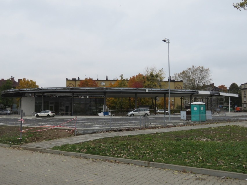 Trwa budowa dworca autobusowego w Piekarach Śląskich. Kiedy finał? [ZDJĘCIA]