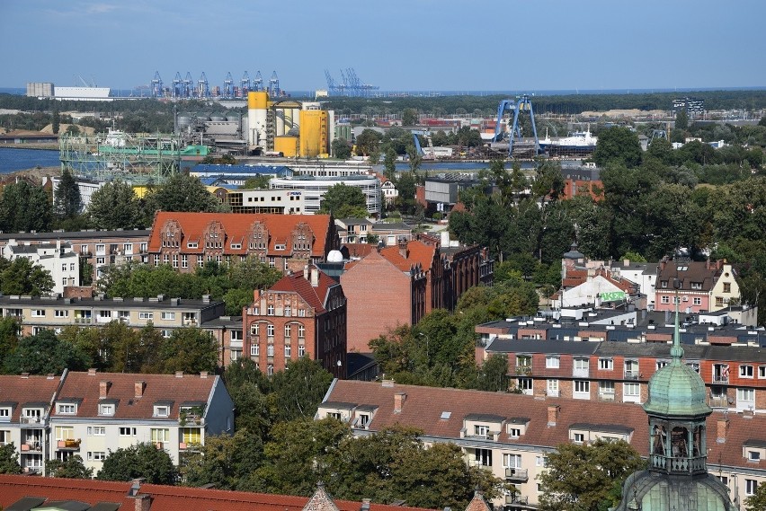 Gdańsk z góry. Zobacz miasto z dwóch wież gdańskich świątyń: kościoła pw. św. Katarzyny oraz Bazyli Mariackiej (GALERIA ZDJĘĆ)