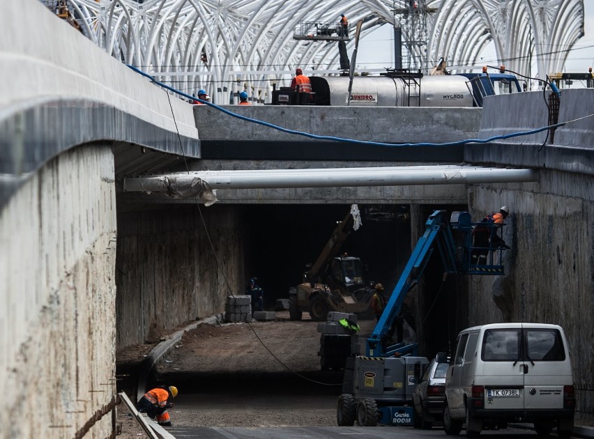 Trasa W-Z w Łodzi. Przystanek przesiadkowy Łódź Centrum