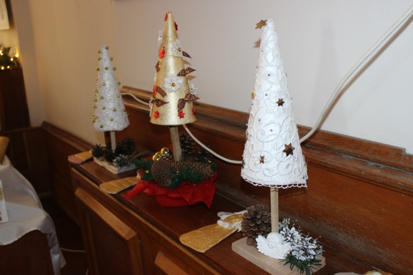 Wystawę prac świątecznych można oglądać w starostwie