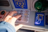Włamali się do bankomatu w Karsznicach. Szuka ich policja