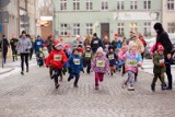 Skwierzyński Rynek był pełen Mikołajów. Biegali i zbierali datki na Dom Dziecka