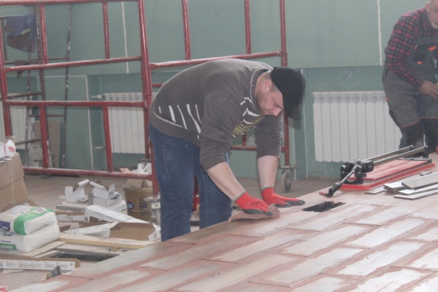 Trwa remont Gminnego Ośrodka Kultury w Skibinie [zdjęcia]             