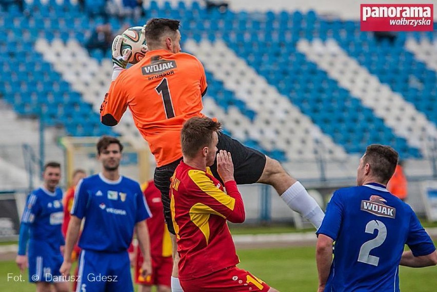 Górnik Wałbrzych wygrał u siebie 1:0 ze Ślęzą Wrocław. Bramkę strzelił Marcin Orłowski (ZDJĘCIA)