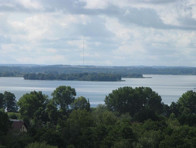 Źródło: http://commons.wikimedia.org/wiki/File:Niegocin_Lake_from_Water_Tower_in_Gi%C5%BCycko.jpg