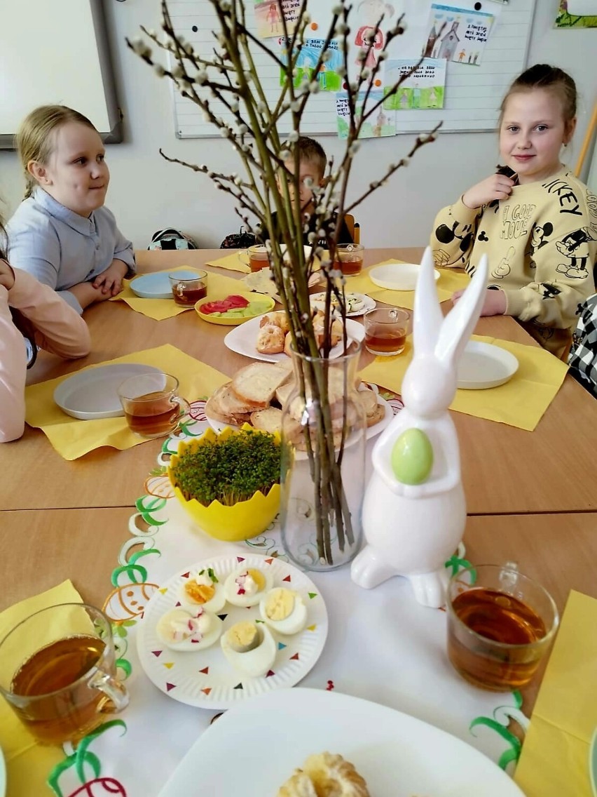 Wielkanocne śniadanie w Szkole Podstawowej w Strugach