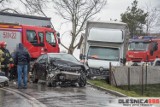 Przy wjeździe na S8 koło Oleśnicy zderzyły się dwa samochody [ZDJĘCIA]