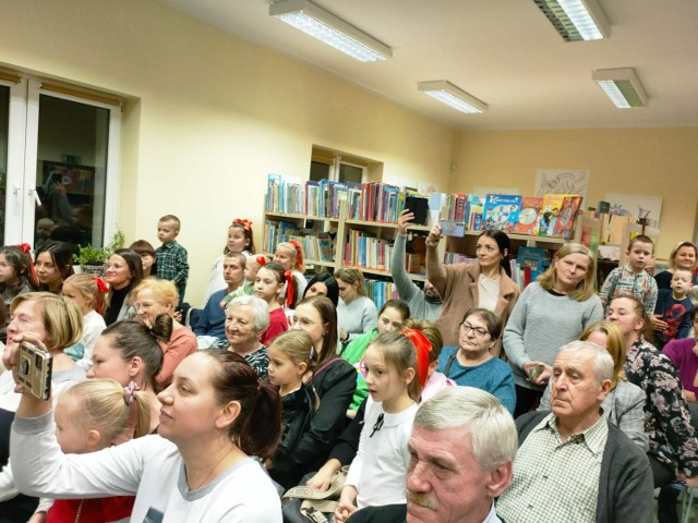 Biblioteka Publiczna Gminy Gołuchów po raz pierwszy zorganizowała galę „Czytelnik Roku”, która z jednej strony podsumowywała 2023 r., a z drugiej stanowiła inaugurację działań artystycznych i literackich w nowym roku. Podczas uroczystości nagrodzono najaktywniejszych czytelników. Dla gości przygotowano również część artystyczną