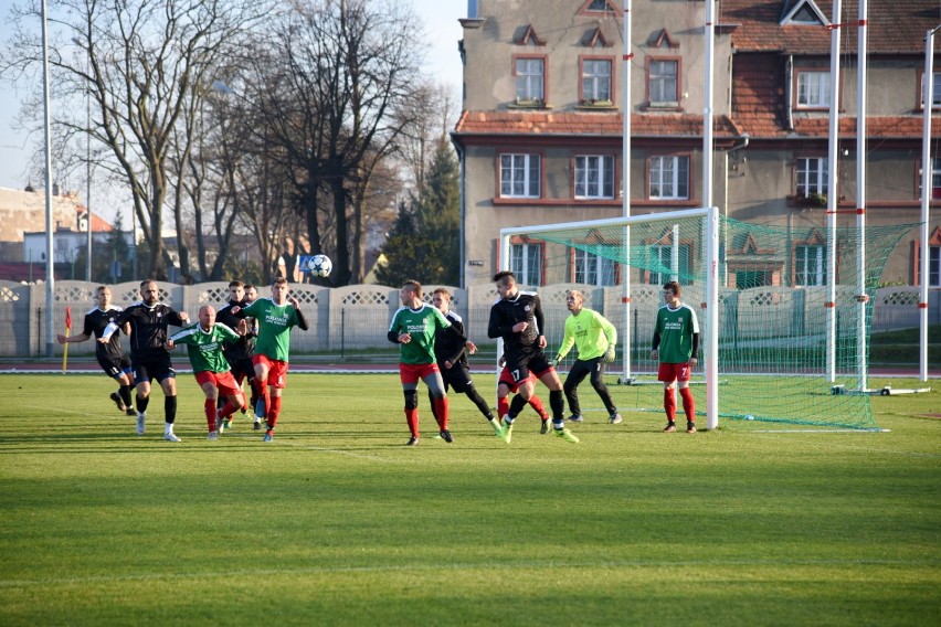 W pierwszej odsłonie sobotniego spotkania warunki gry...