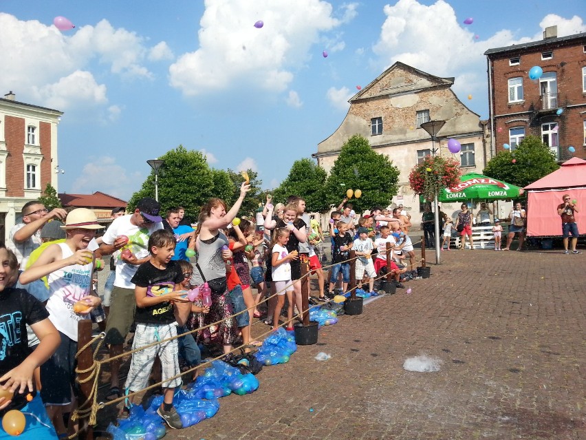 Czeladzianie stoczyli bitwę na balony z wodą [ZDJĘCIA]