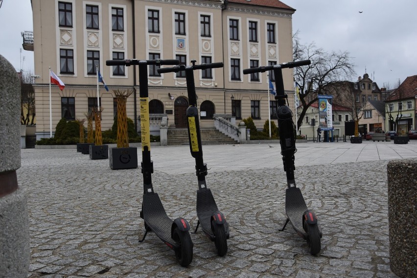 Na ulice Grodziska wróciły hulajnogi elektryczne. Można je...