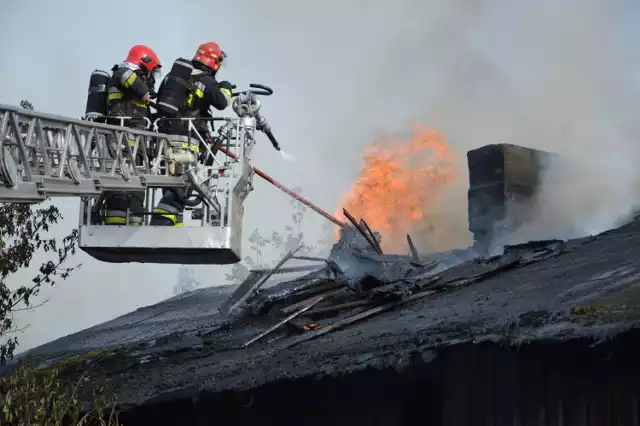 Pożar pustostanu przy Śląskiej w Piotrkowie