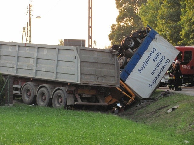 Tragiczny wypadek w Bukowcu, koło Psar. Nie żyje aż 5 osób! [ZDJĘCIA]