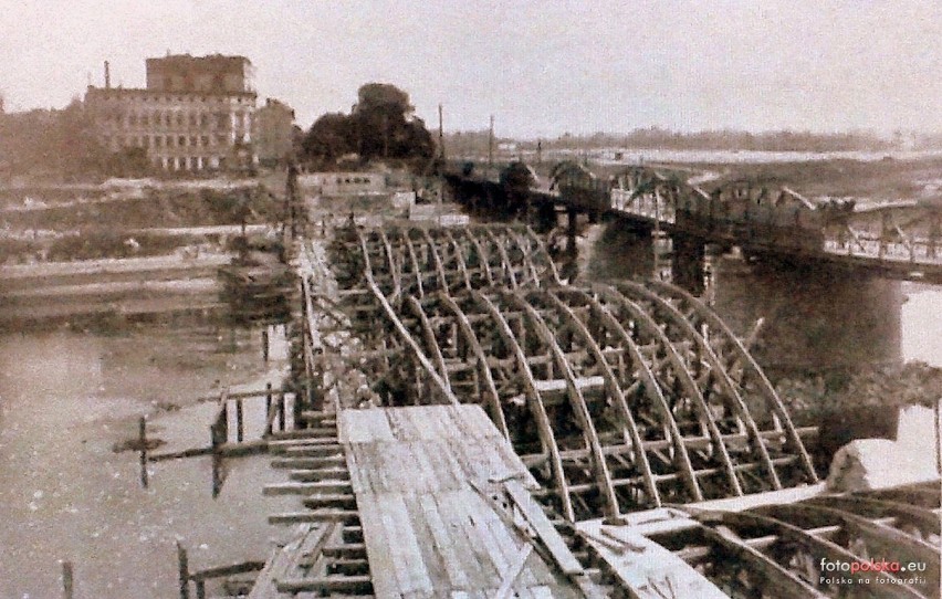 Mosty Warszawskie (dawniej Hindenburgbrücke) podczas budowy...