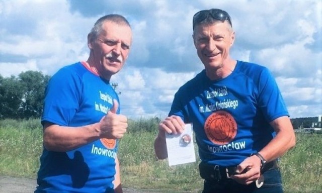 Tomasz Furman objechał województwo kujawsko-pomorskie na rowerze i zdobył okolicznościową odznakę PTTK