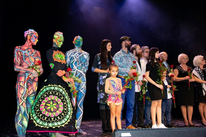 Będzin: koncert "Wszystkie kolory miłości" w Teatrze Dzieci Zagłębia ZDJĘCIA 