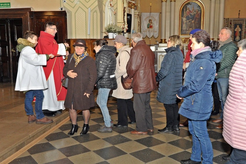 Msza pogrzebowa w intencji ks. bp Bronisława Dembowskiego w Bazylice Mniejszej w Zduńskiej Woli