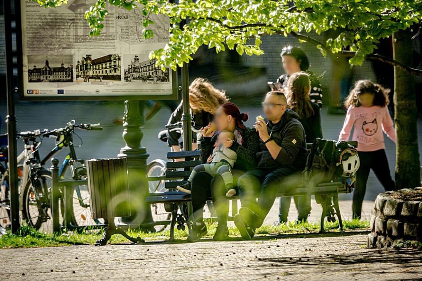 Oblężenie Szczawna-Zdroju. Tłumy w parku i ogródkach kawiarnianych