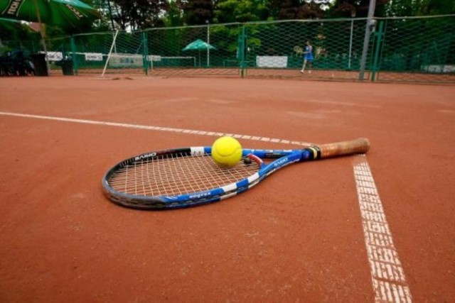 Inwestycje sportowe w Zamościu: ratusz szuka środków na korty tenisowe i pływalnię