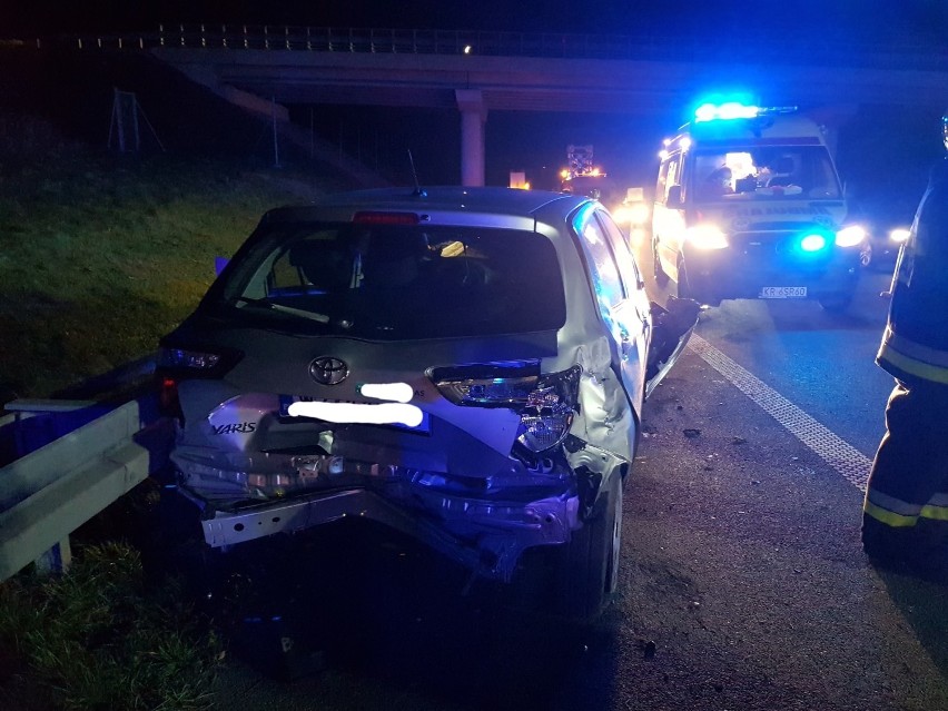 Rudno. Dwa samochody osobowe zderzyły się na autostradzie A4. Strażacy w akcji [ZDJĘCIA]