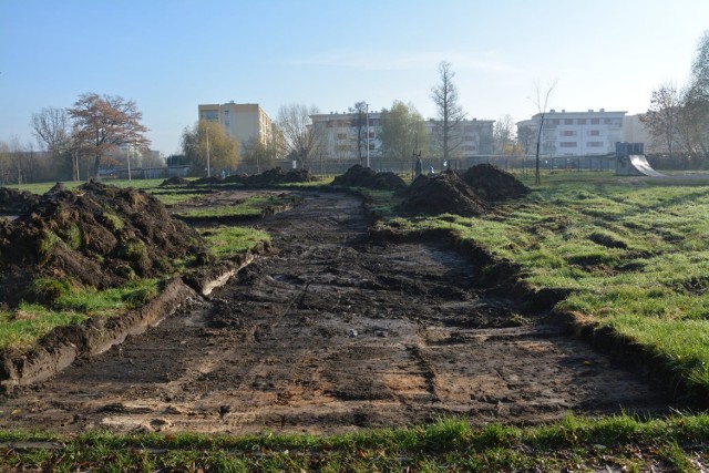 W parku Sulecha w Sulechowie ruszyła budowa pumptracka, czyli toru rowerowego