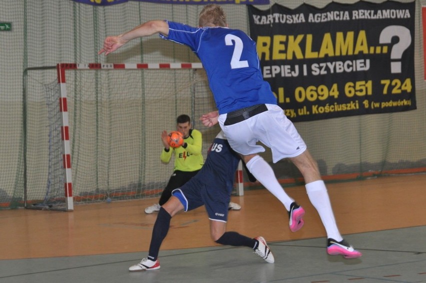 Mecz ostatniej kolejki KHLPN Elus Kartuzy - Syldar Kiełpino