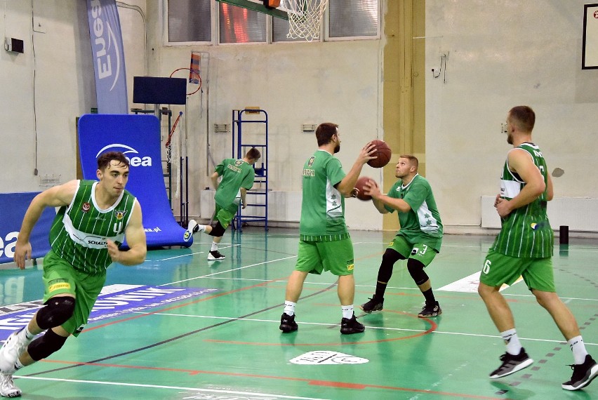 Koszykówka. 365Energy Basket Piła uległ Rawii Rawicz. Obejrzyjcie zdjęcia z meczu