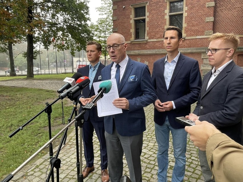 Gdańscy radni PiS z uchwałą o odszkodowaniu od Niemiec. "Bez...