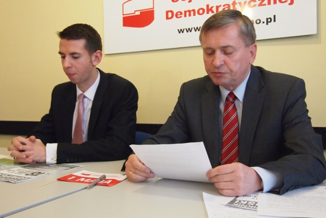Poseł Tadeusz Tomaszewski (z prawej) i dyrektor biura Bartosz Wojciechowski