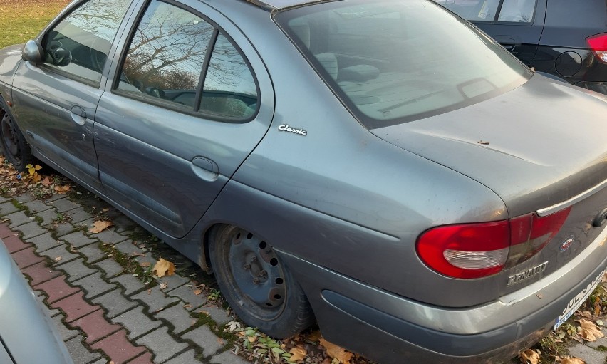 Kolejne wraki straszą w mieście (ZDJĘCIA)    