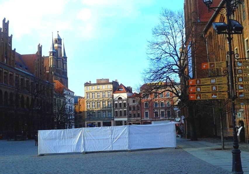 Stojący na Rynku Staromiejskim pomnik Flisaka przejdzie gruntowną modernizację