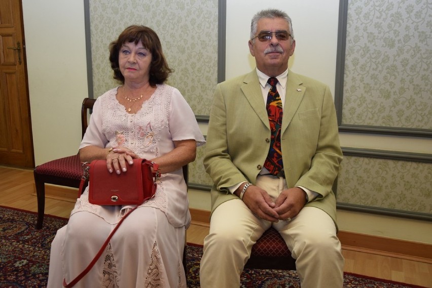 Trzy pary małżeńskie otrzymały medale za długoletnie pożycie...