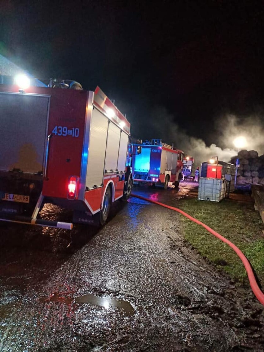 Pożar sterty słomy na terenie zakładu w Karszewie pod Łaskiem