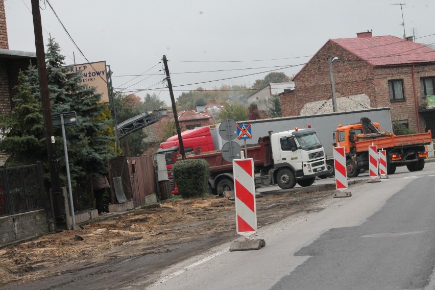 Ruszyła budowa ronda w Ogrodzieńcu [FOTO]